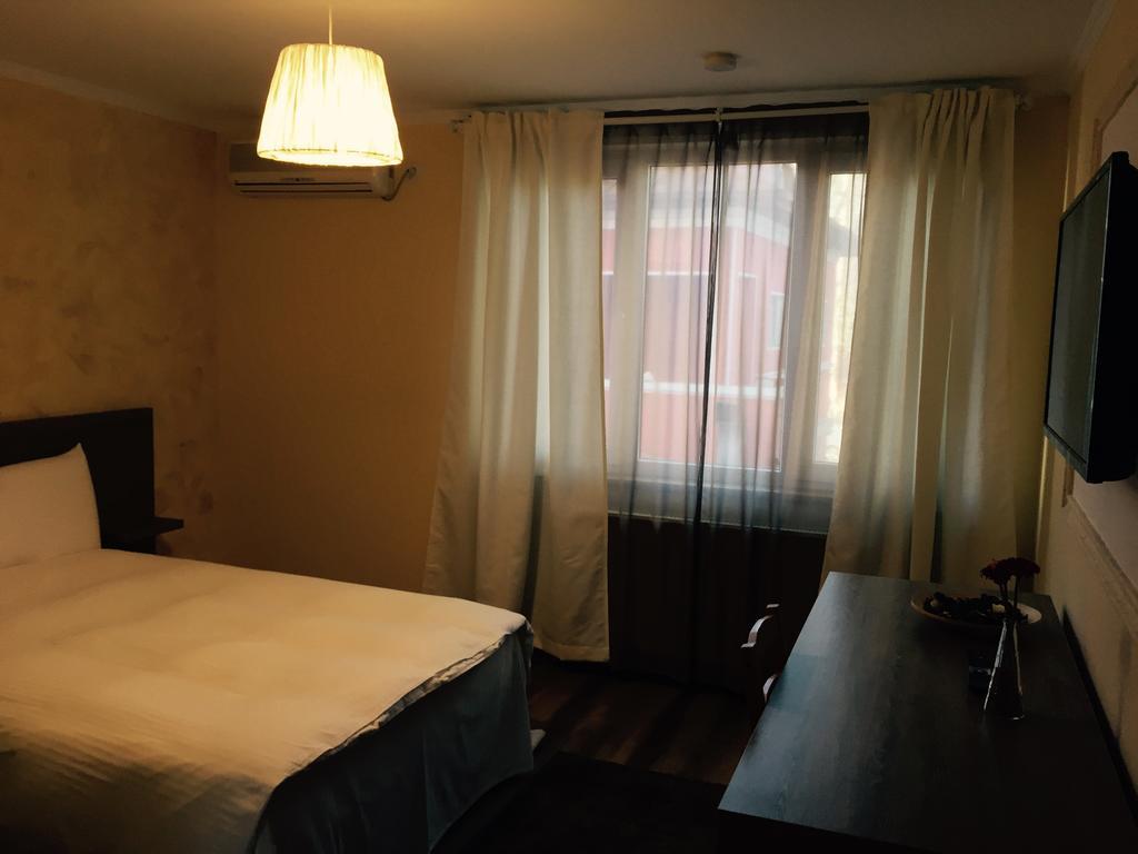 Hotel Mic Bucareste Quarto foto